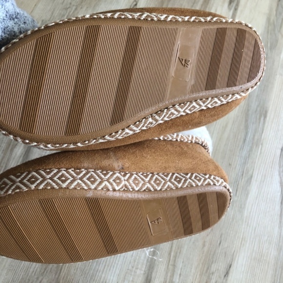 Ardene’s Slippers - Picture 3 of 7